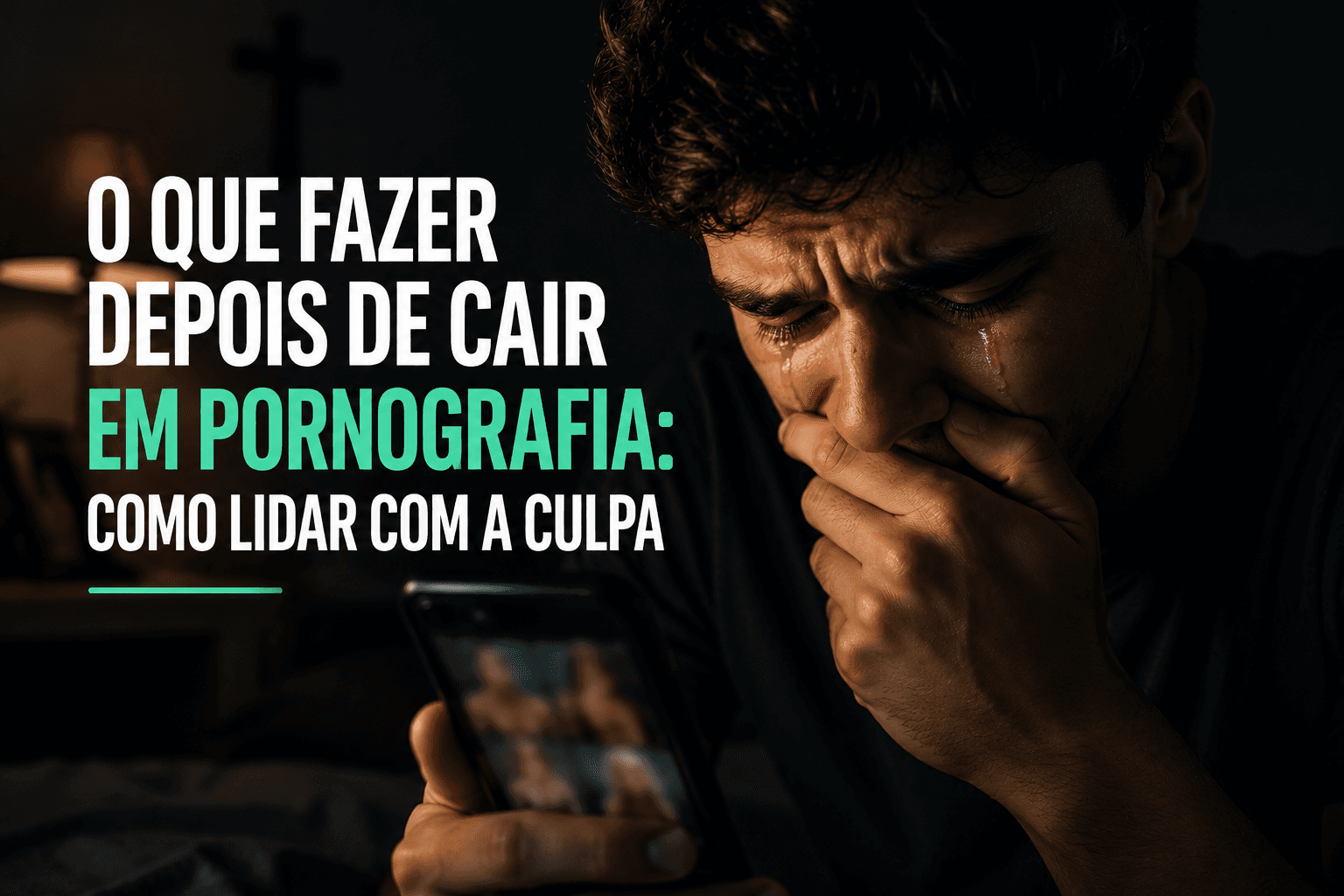 Homem chorando ao olhar para o celular no escuro, representando a culpa depois de cair em pornografia e a necessidade de voltar para Deus.